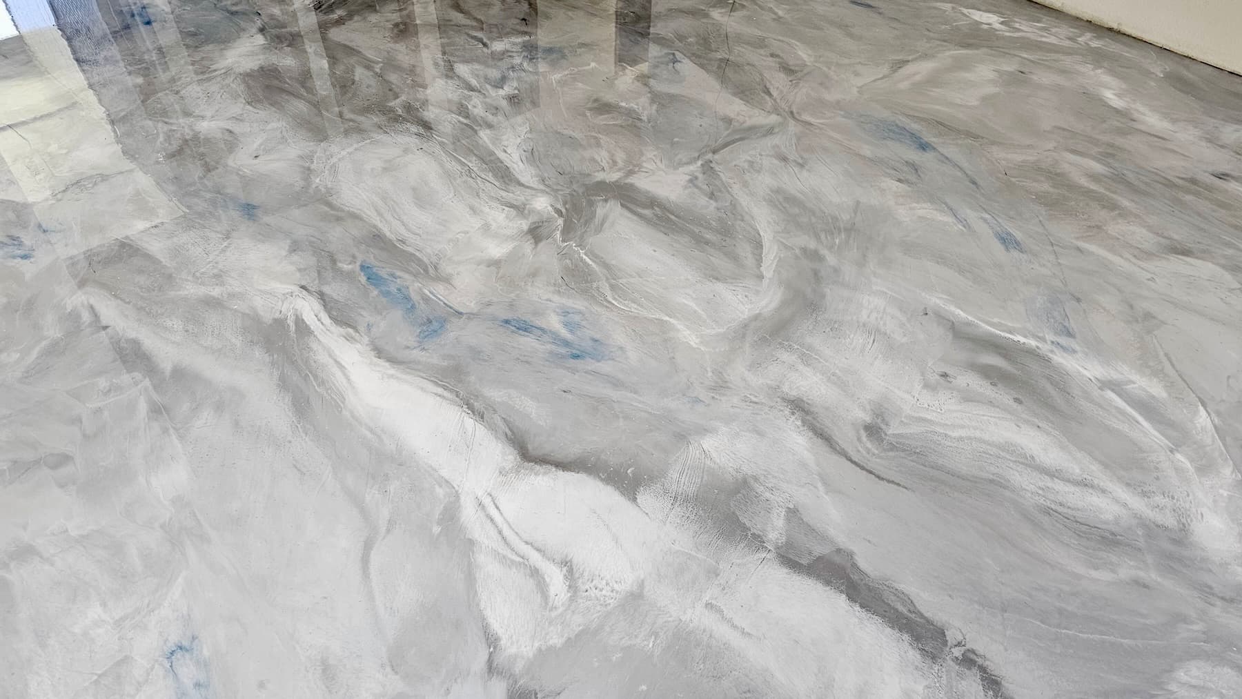 Metallic and flake epoxy garage floor coatings in Traverse City, MI – durable concrete floor protection.